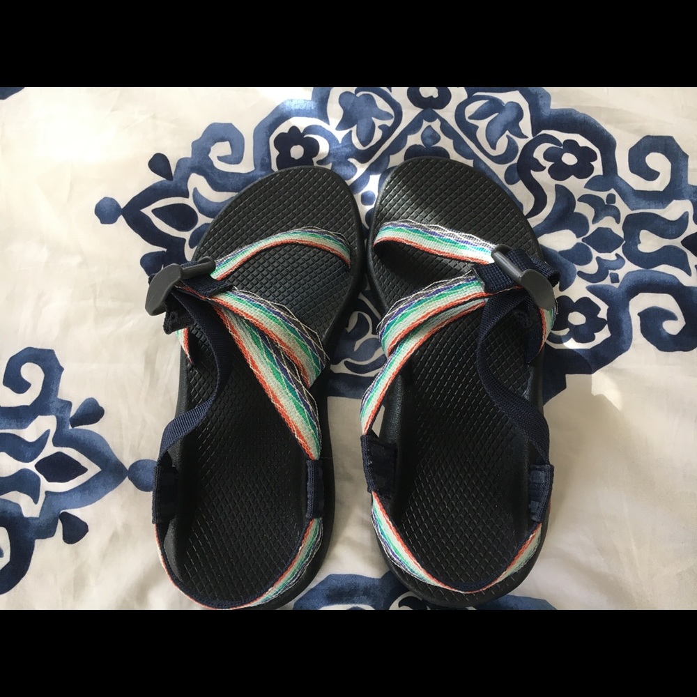 Chaco Rainbow size 7